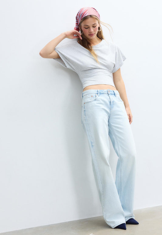 LOW WAIST WIDE-LEG JEANS by STRADIVARIUS