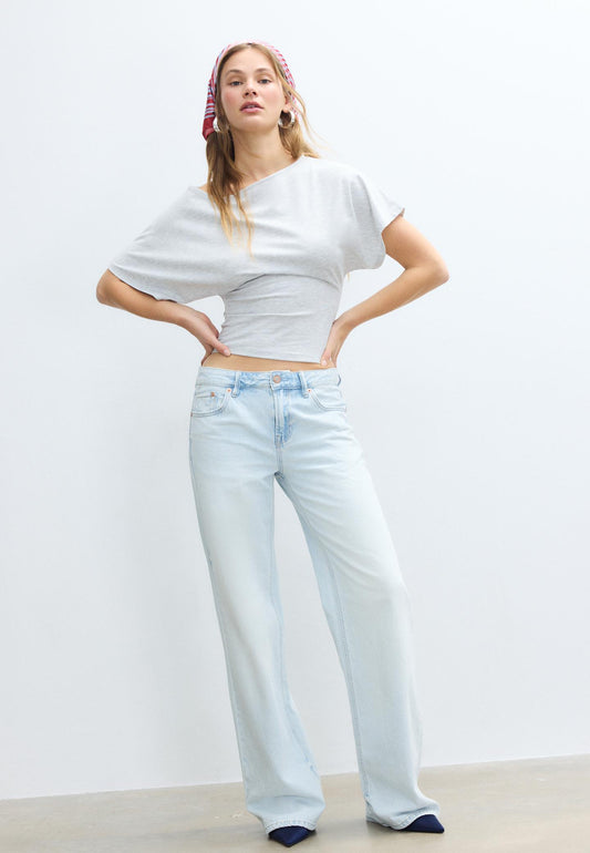 LOW WAIST WIDE-LEG JEANS by STRADIVARIUS
